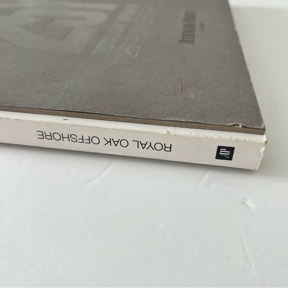 Audemars Piguet Royal Oak Offshore 25th Anniversary book rare future of first - Picture 11 of 17